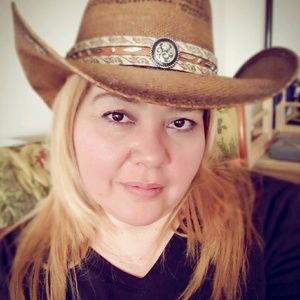 Meet your Posher, Grisel